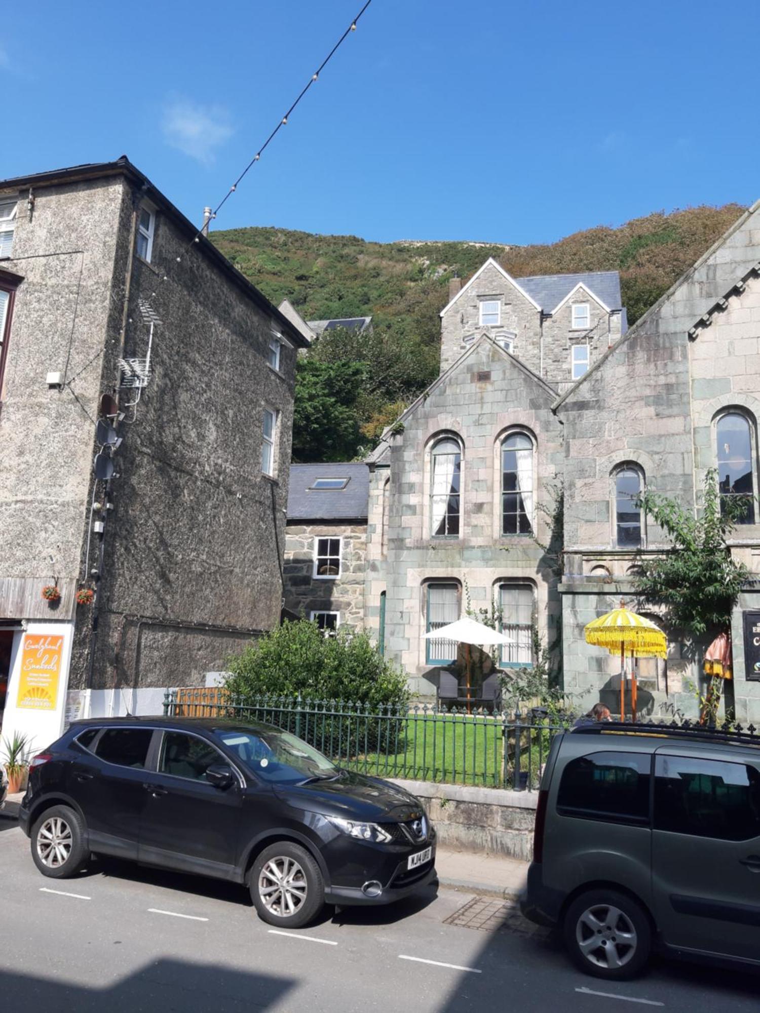 Ground Floor Barmouth Centre Apartment With Garden Exteriör bild
