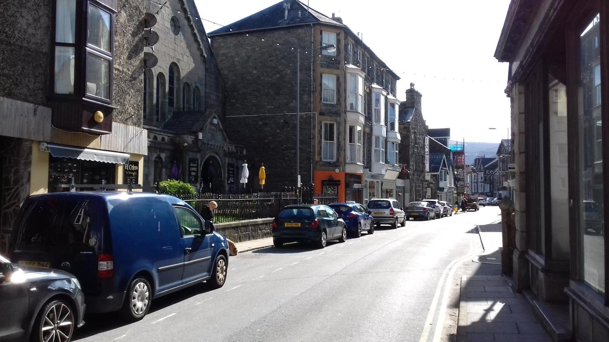 Ground Floor Barmouth Centre Apartment With Garden Exteriör bild